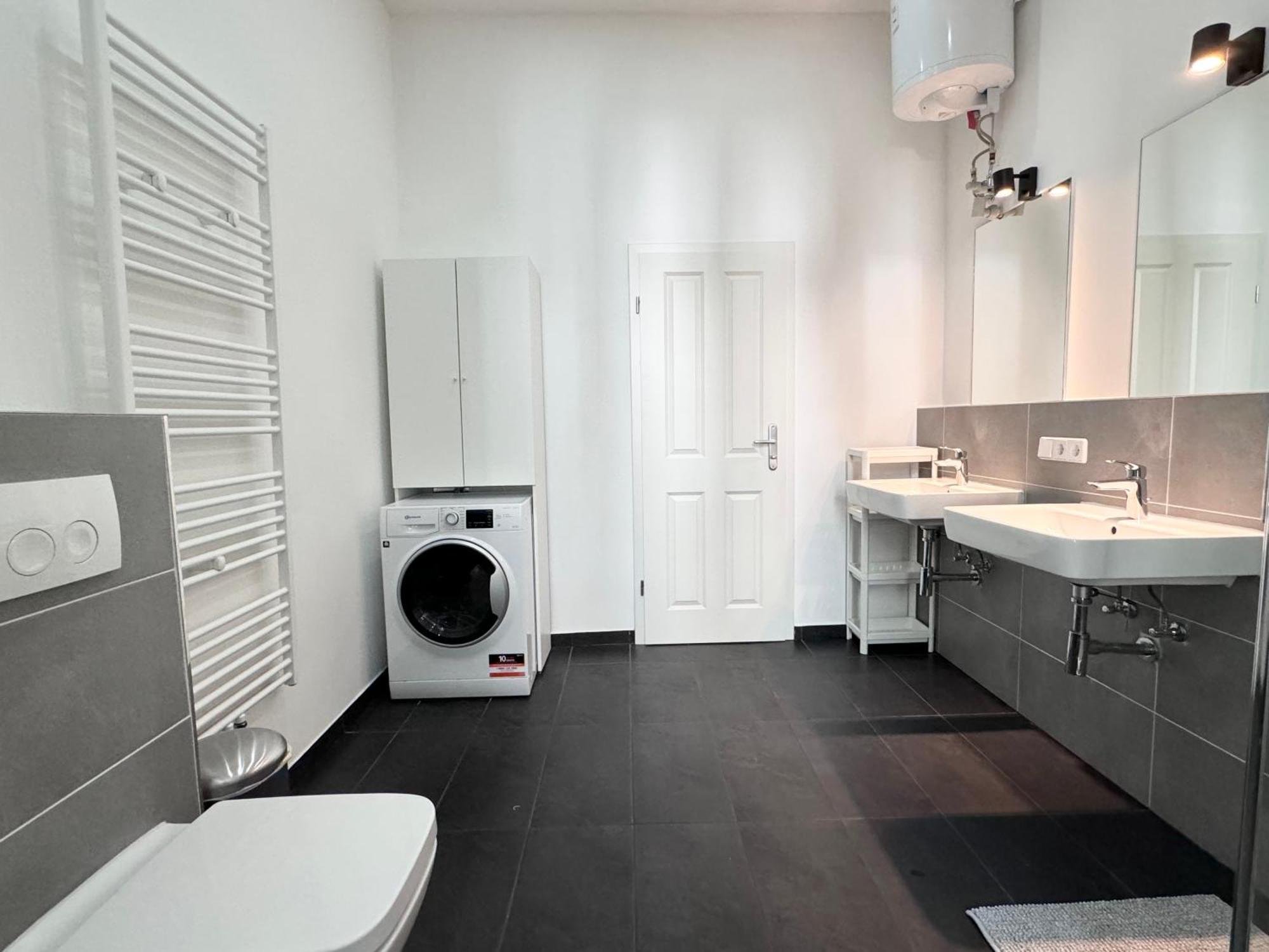 Appartement Be In At Charlottenburg Castle Berlijn
